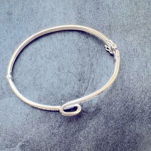 White gold bracelet with diamonds